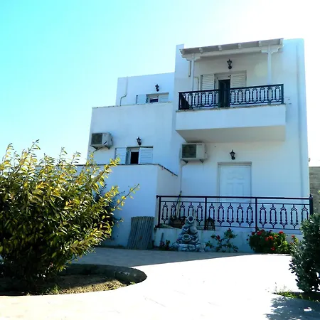 Sophi's L & דירה Agia Anna (Naxos)