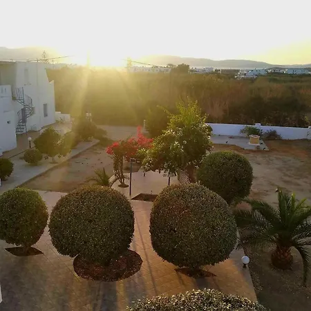 Sophi's L & דירה Agia Anna (Naxos)