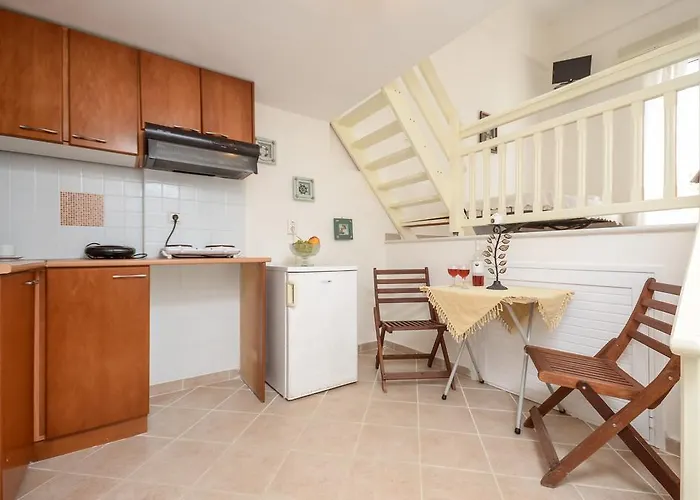 דירה Sophi's L & *