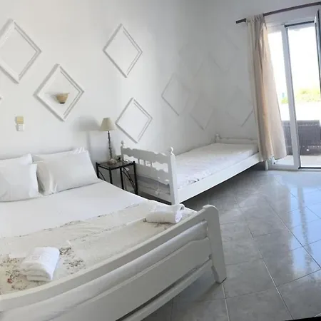 Sophi's L & * Agia Anna (Naxos)