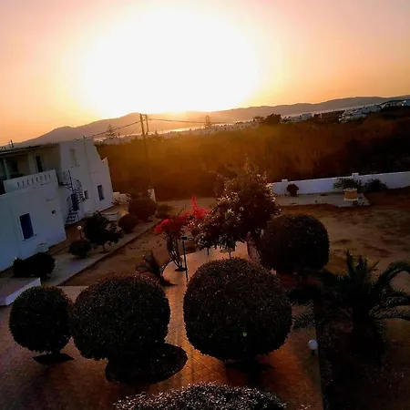 Sophi's L & Agia Anna (Naxos)