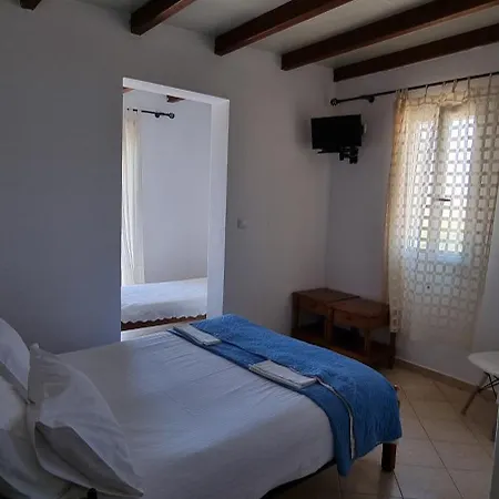 Sophi's L & Lägenhet Agia Anna (Naxos)