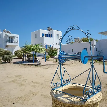 Sophi's L & Agia Anna (Naxos)