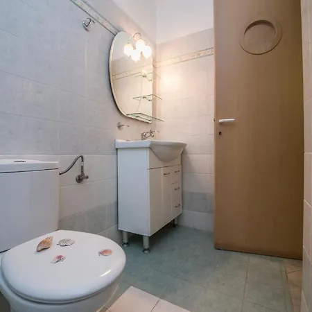 Sophi's L & Apartment *